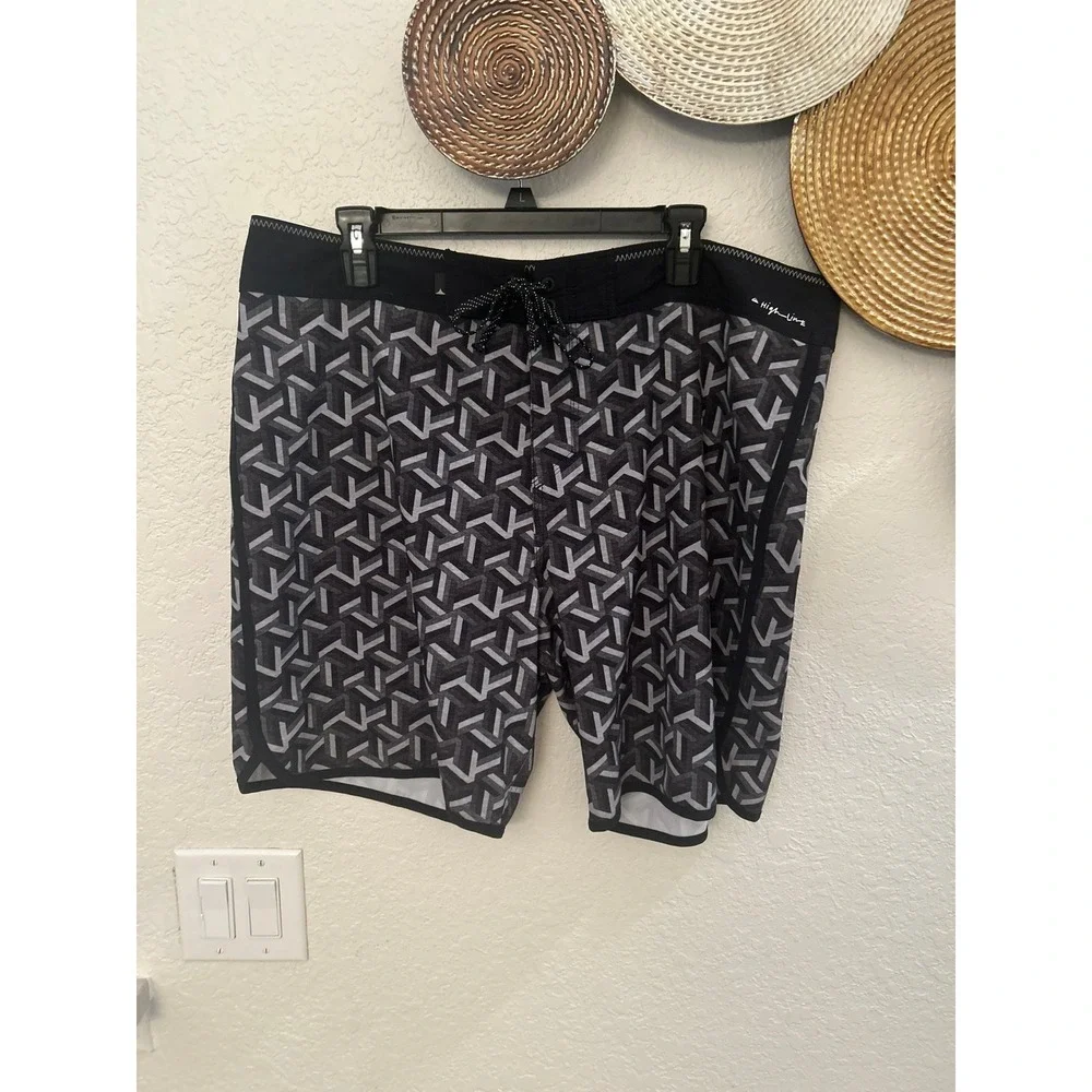 Quiksilver Highline series boardshorts all-over geometric pattern size 38‎